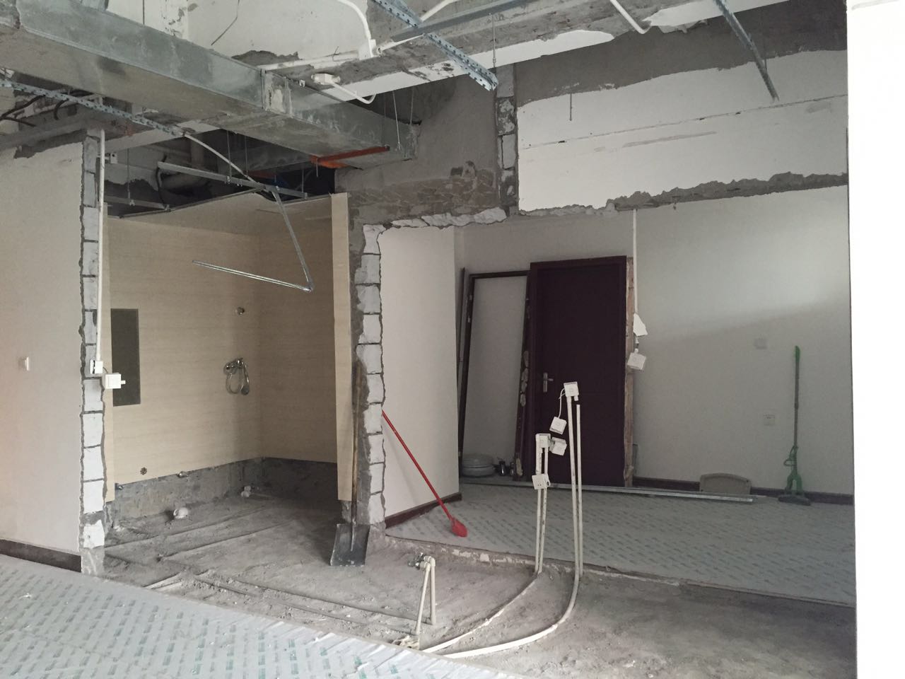 拆墻磚，拆瓷磚，家裝拆除，墻面拆除